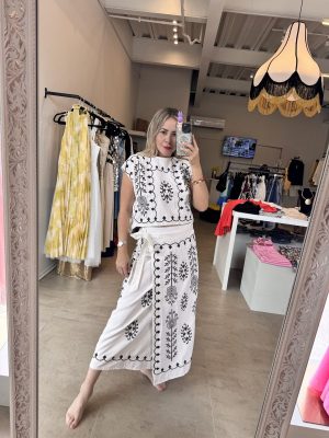 CONJUNTO FALDA ENVOLVENTE