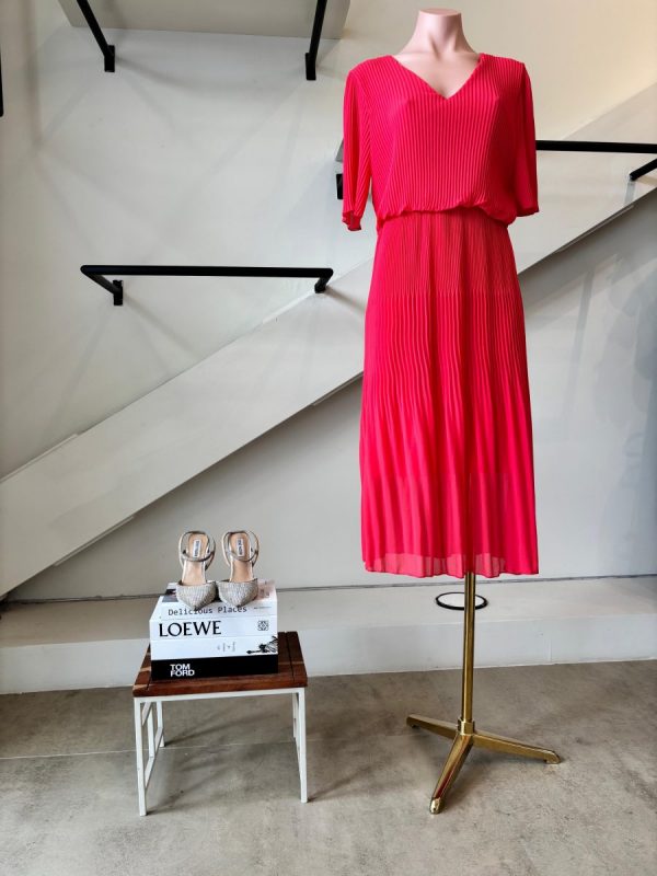 VESTIDO MIDI PLISADO CORAL - Imagen 4