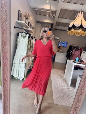 VESTIDO MIDI PLISADO CORAL