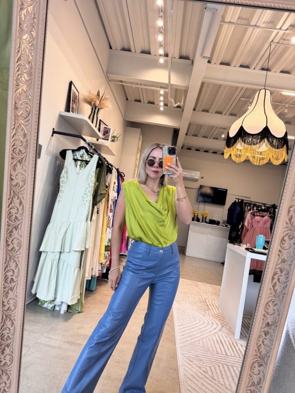 BLUSA ESCOTE DRAPEADO GREEN - Imagen 4