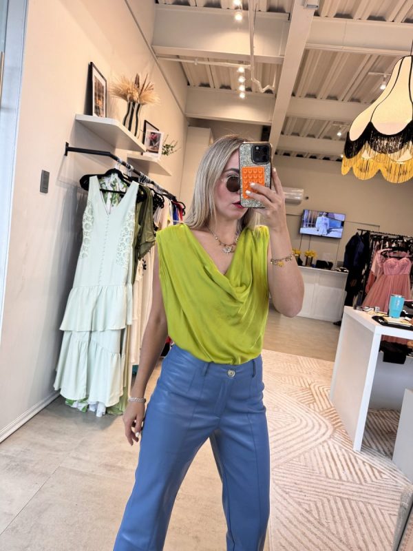BLUSA ESCOTE DRAPEADO GREEN - Imagen 5