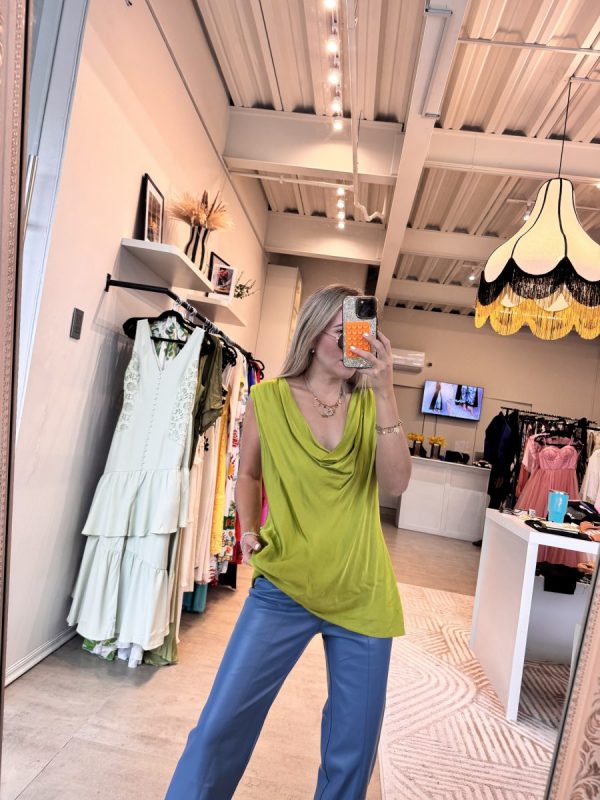 BLUSA ESCOTE DRAPEADO GREEN - Imagen 6
