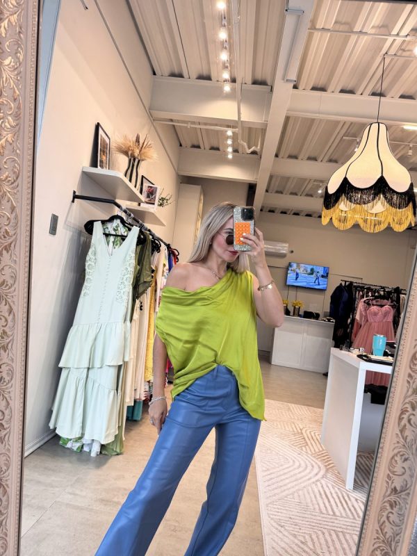 BLUSA ESCOTE DRAPEADO GREEN - Imagen 2