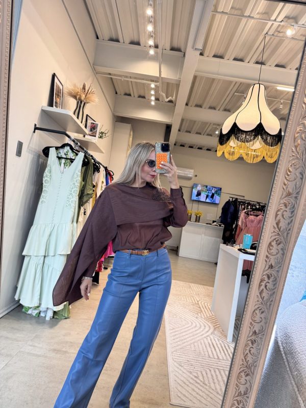 BLUSA APLICACIONES BROWN