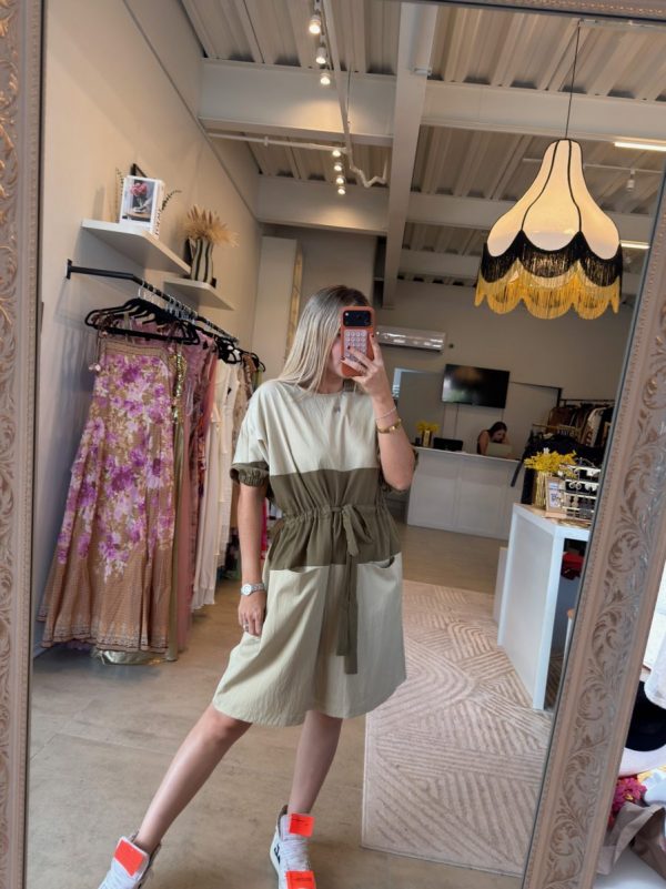 VESTIDO CORTO BICOLOR - Imagen 4