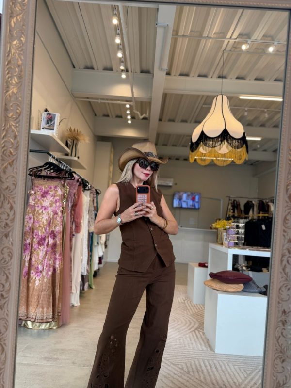 CONJUNTO BROWN FLORES - Imagen 2