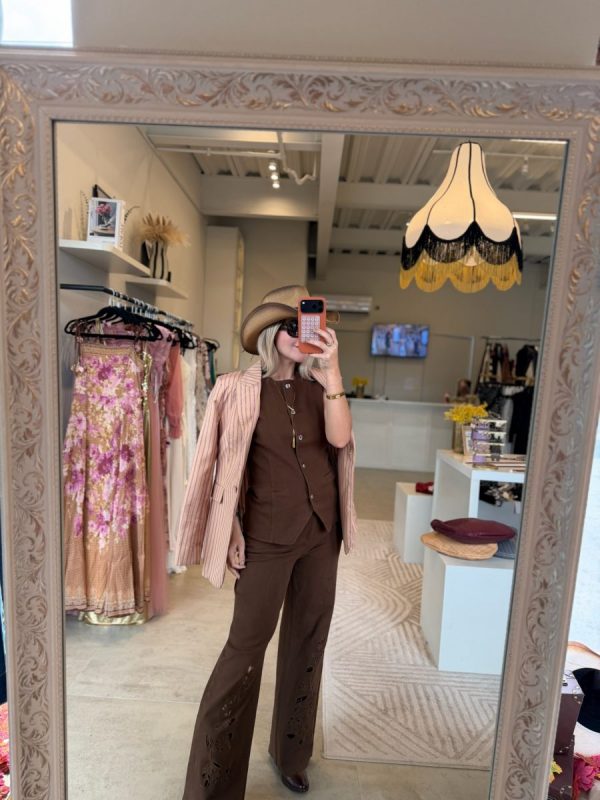 CONJUNTO BROWN FLORES - Imagen 3