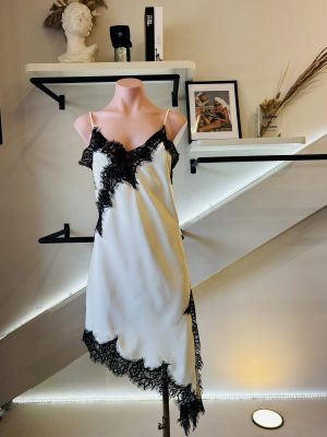 BLUSA ASIMETRICA BLACK WHITE
