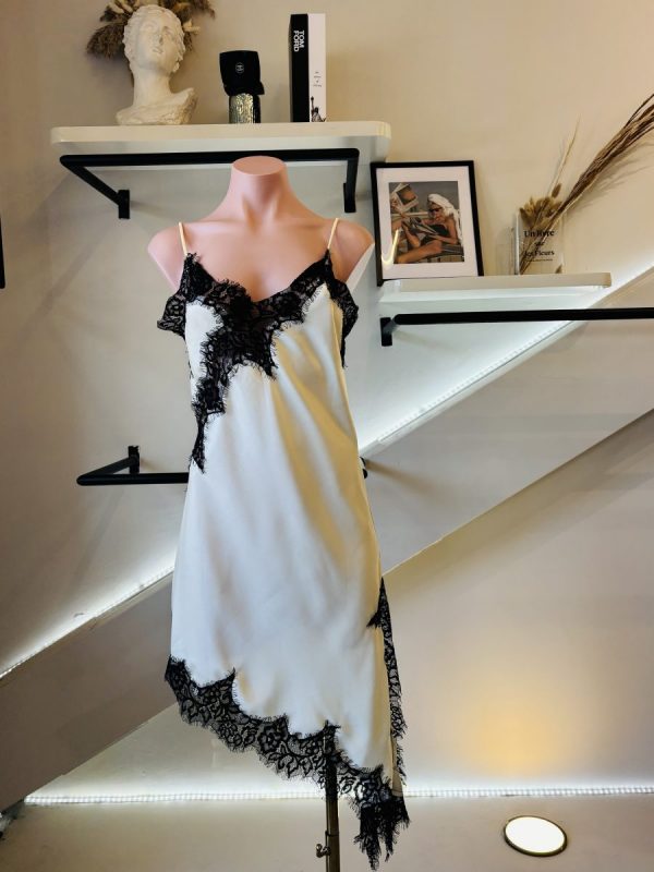 BLUSA ASIMETRICA BLACK WHITE