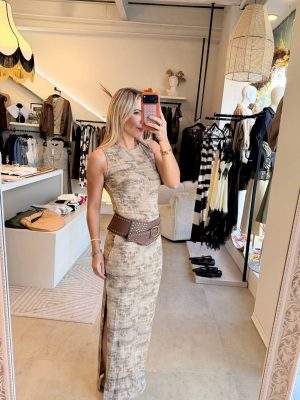 VESTIDO CON CINTURÓN