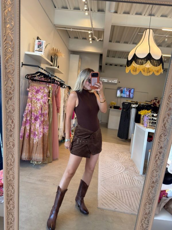 VESTIDO TIPO FALDA CORTO BROWN - Imagen 5