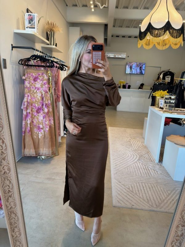 VESTIDO BROWN SATIN - Imagen 6