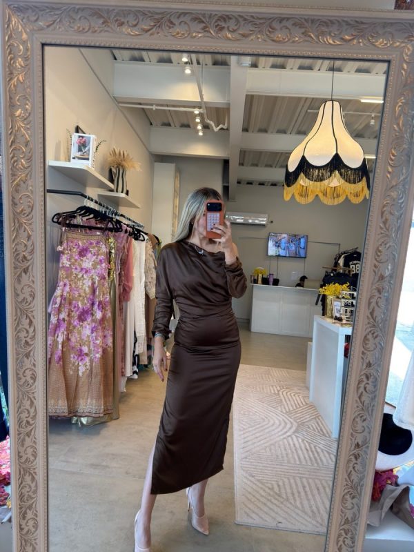 VESTIDO BROWN SATIN - Imagen 4