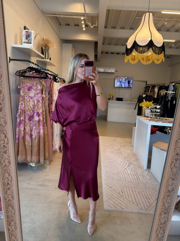 VESTIDO SATIN MIDI BURGUNDY - Imagen 6