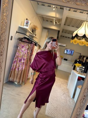 VESTIDO SATIN MIDI BURGUNDY