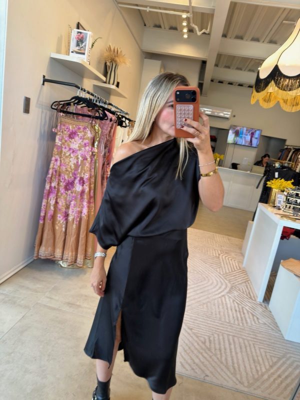 VESTIDO SATIN MIDI BLACK - Imagen 3