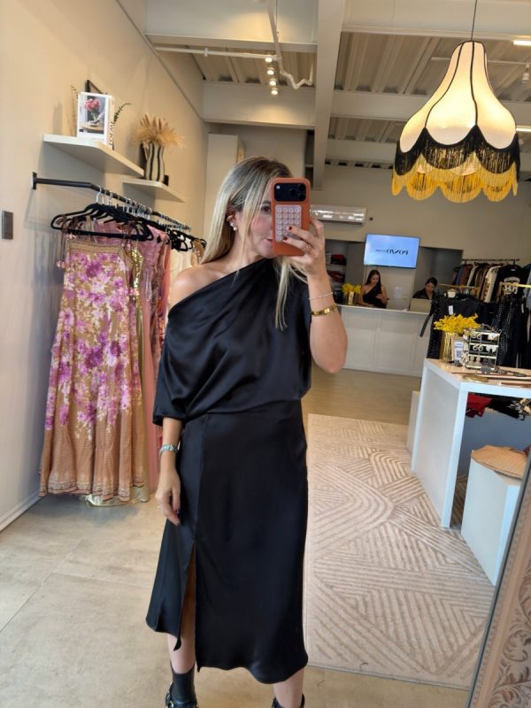 VESTIDO SATIN MIDI BLACK - Imagen 2
