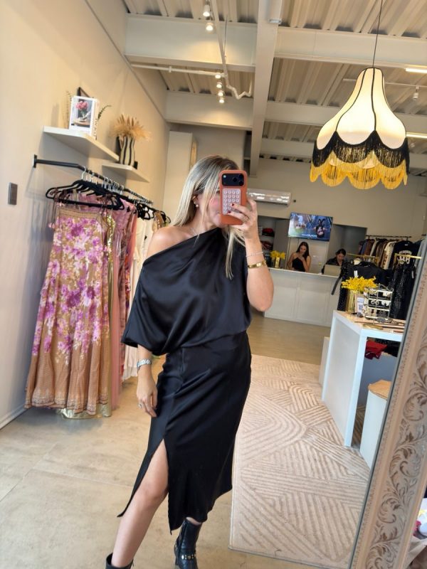 VESTIDO SATIN MIDI BLACK - Imagen 4