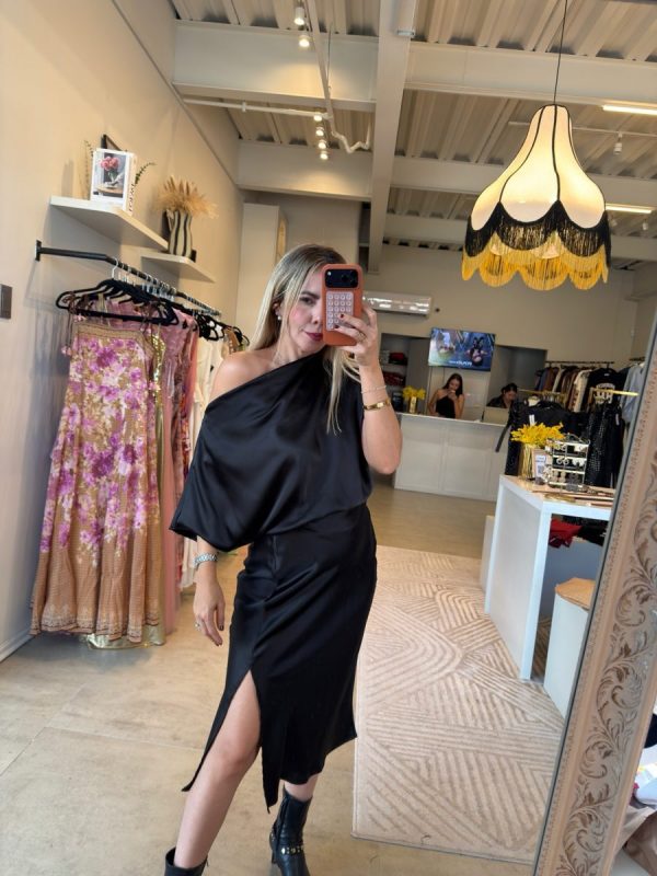 VESTIDO SATIN MIDI BLACK - Imagen 5