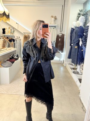 CAMISA BLACK APLICACIONES