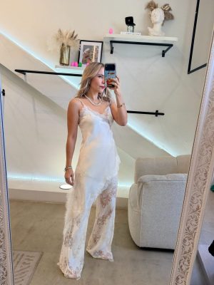 CONJUNTO LACE ASIMÉTRICO BEIGE