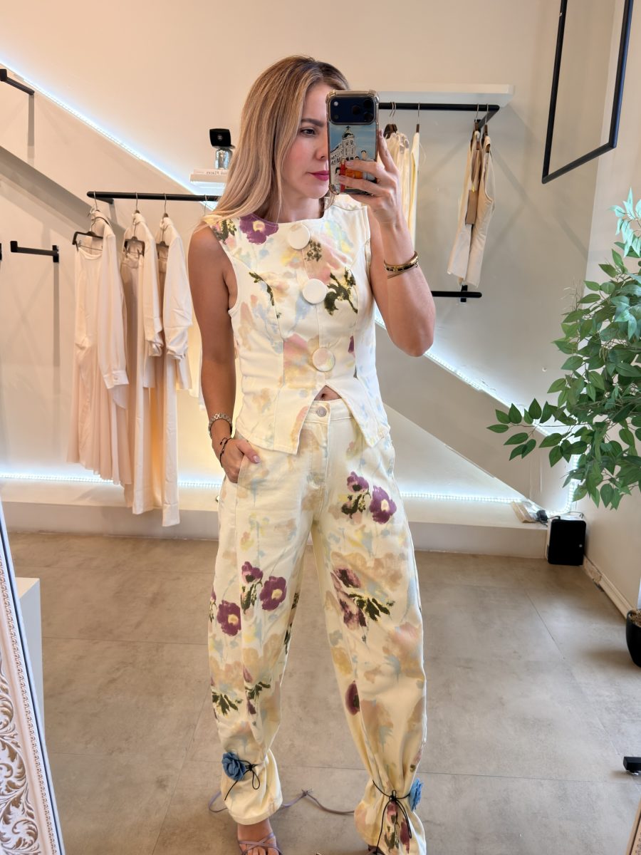 PANTALÓN DENIM FLORES - Imagen 4