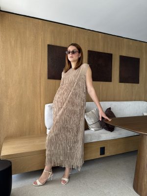 VESTIDO TAUPE FLECOS SIN MANGA