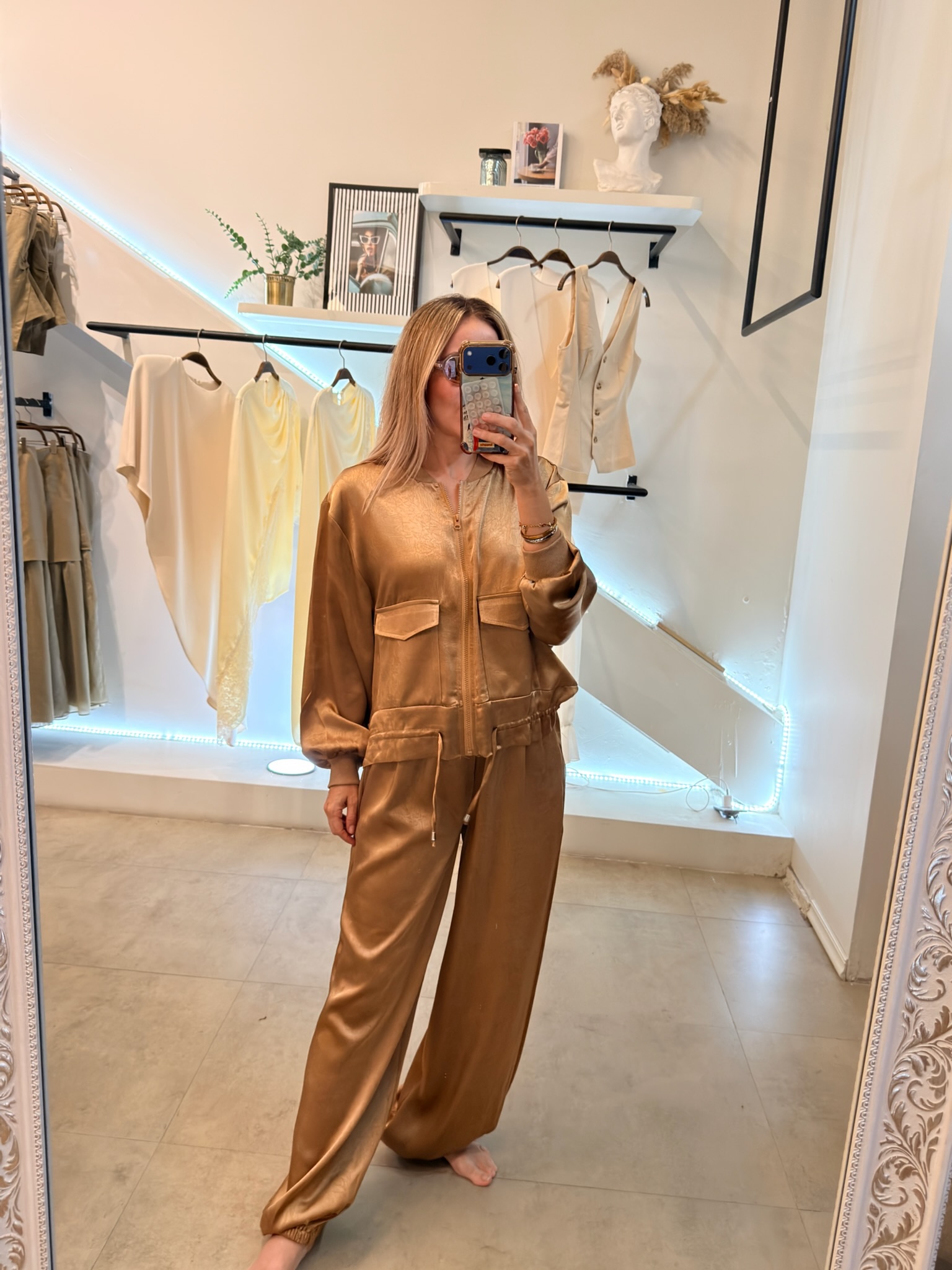 CONJUNTO BOMBER SATIN GOLD - Imagen 2