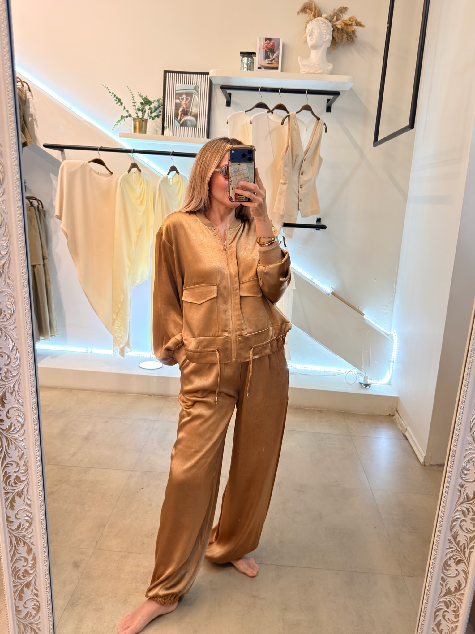 CONJUNTO BOMBER SATIN GOLD - Imagen 3