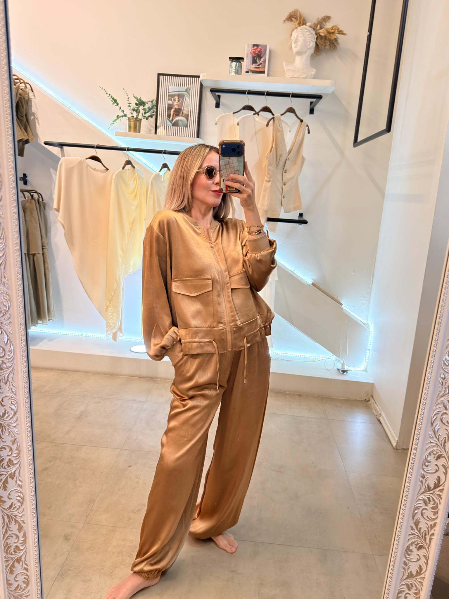 CONJUNTO BOMBER SATIN GOLD - Imagen 4
