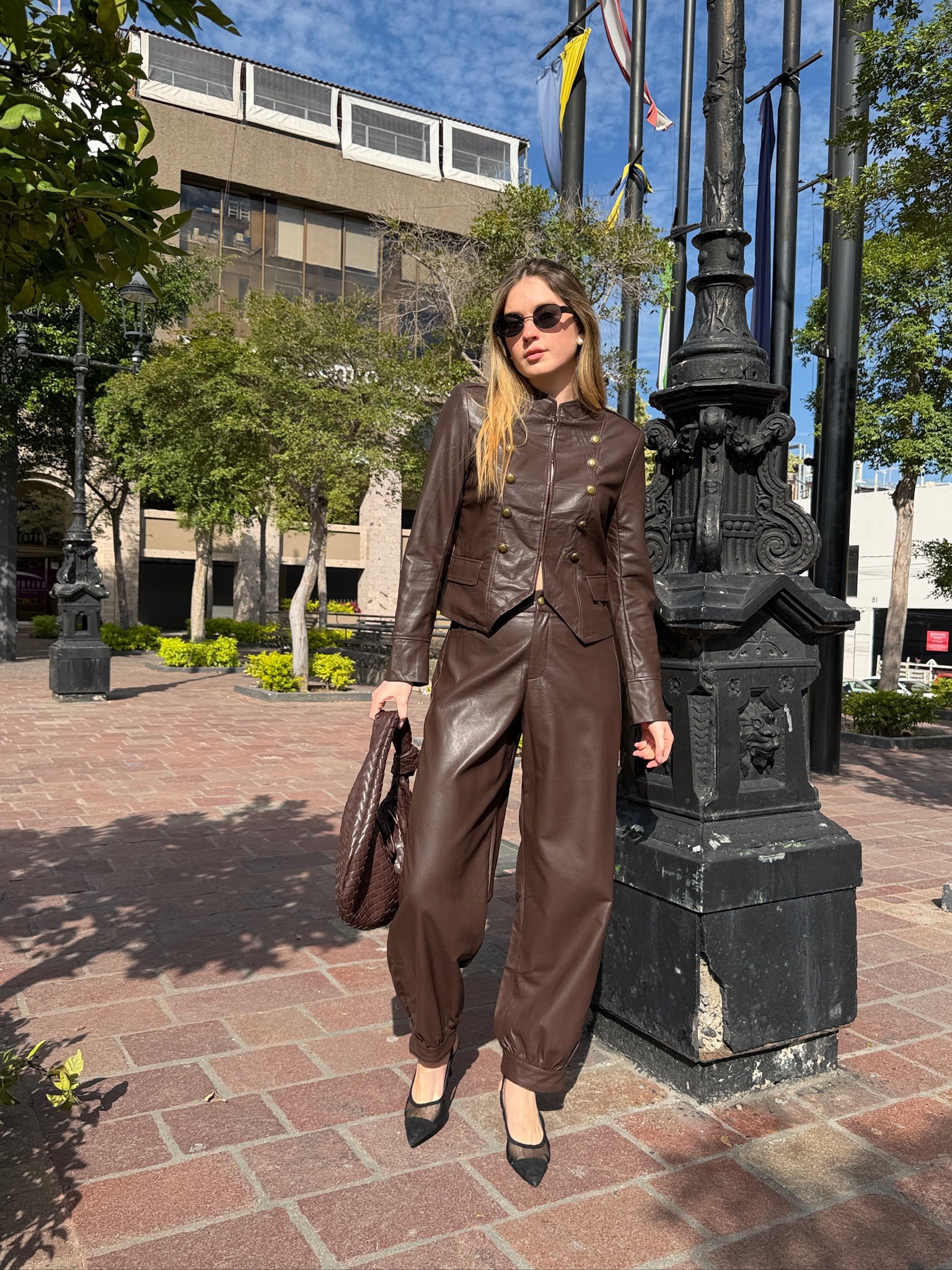 CONJUNTO JACKET PIEL BROWN - Imagen 5
