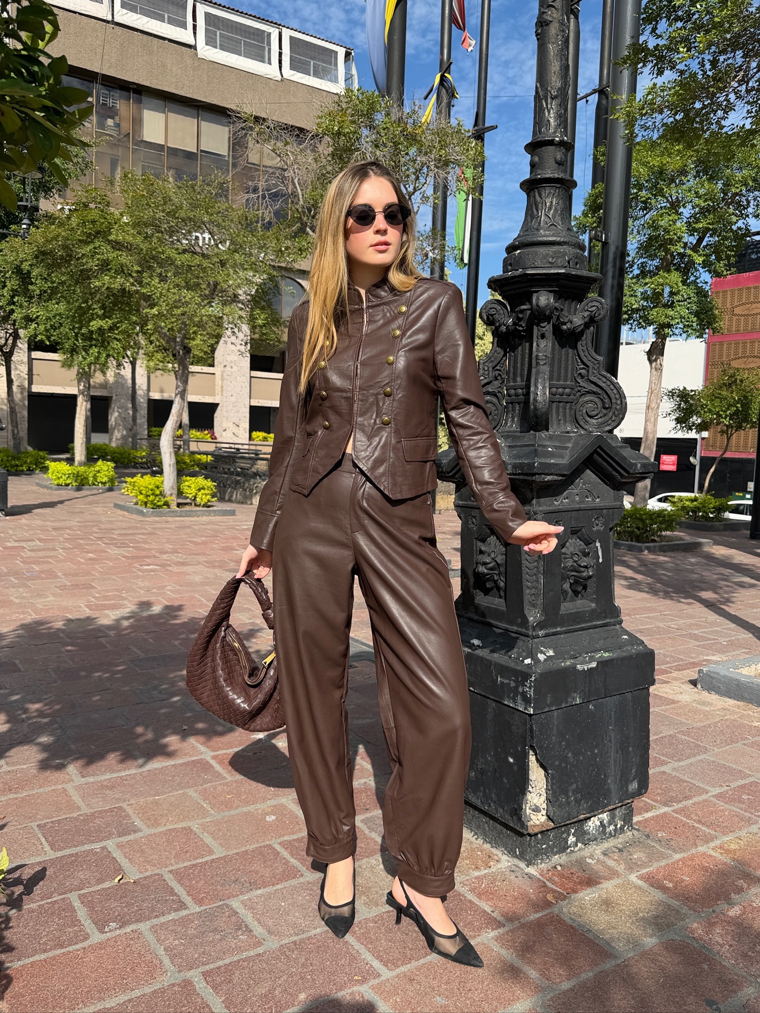 CONJUNTO JACKET PIEL BROWN - Imagen 10