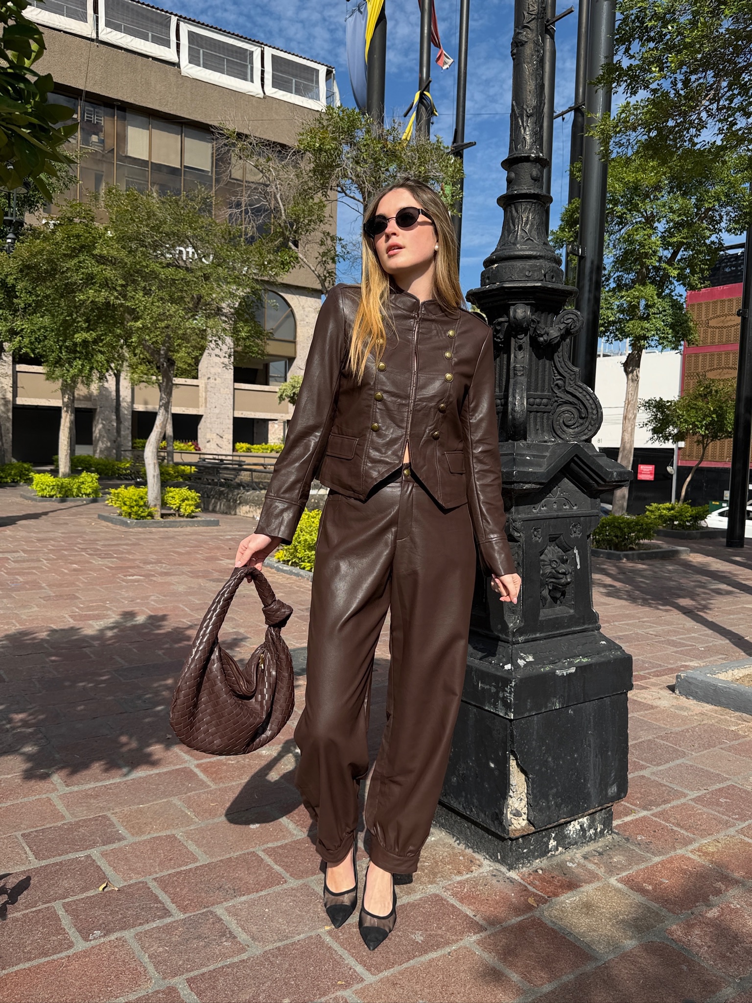CONJUNTO JACKET PIEL BROWN - Imagen 9